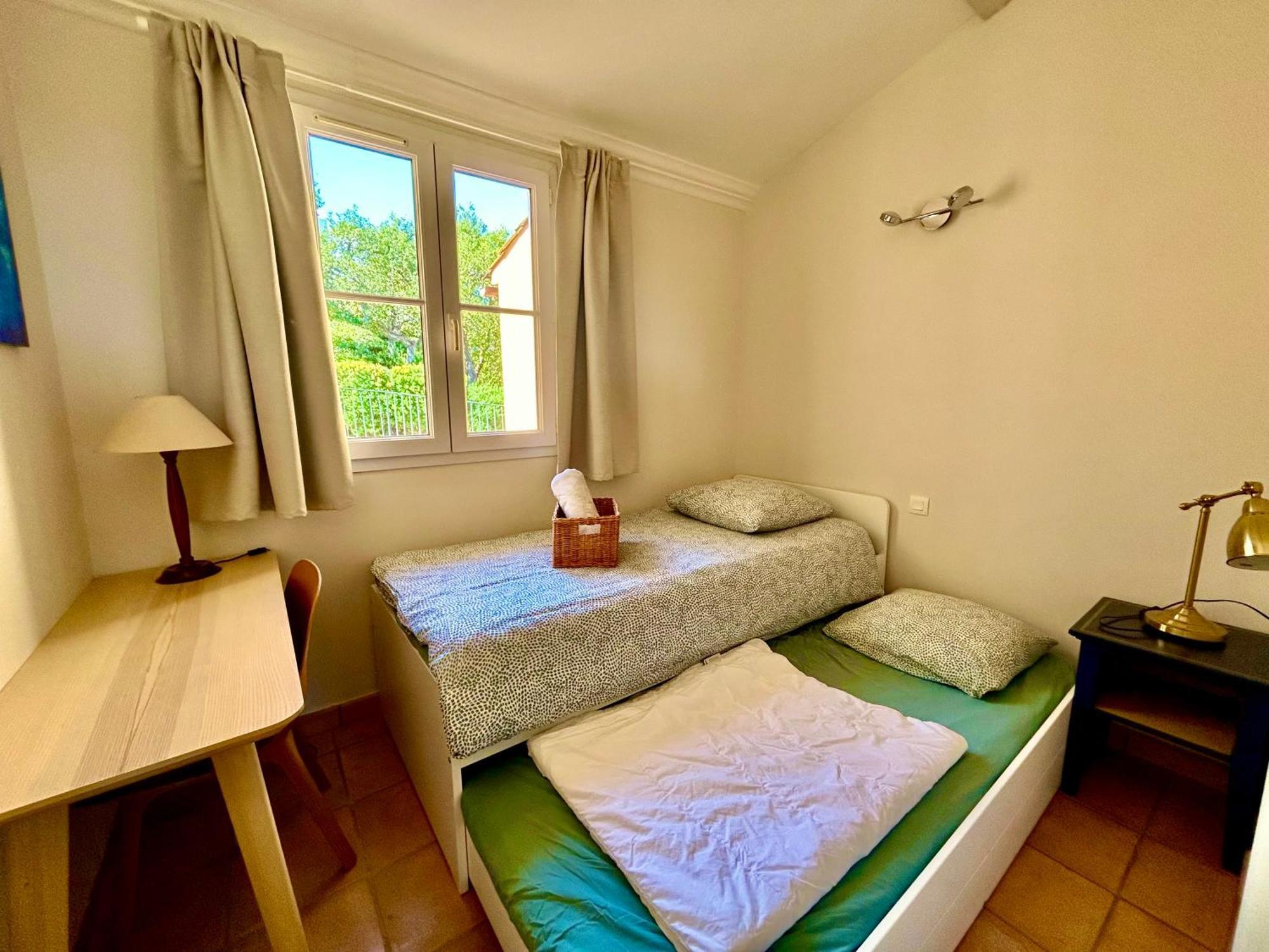 Les Restanques vue mer 3 chambres bastide Grimaud Extérieur photo